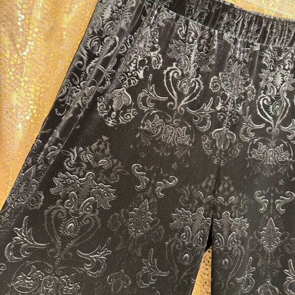 Beyond Yoga Black Baroque Velvet Wide Leg Cozy Lounge Pants XL NWT - Picture 6 of 9
